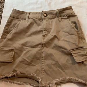 khaki skirt
